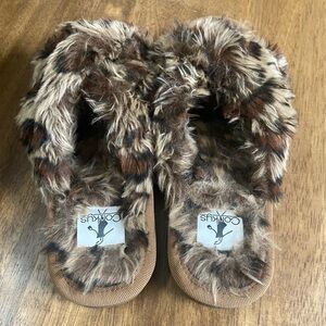 🔴5/$15 Corkys Leopard Faux Fur Slippers
